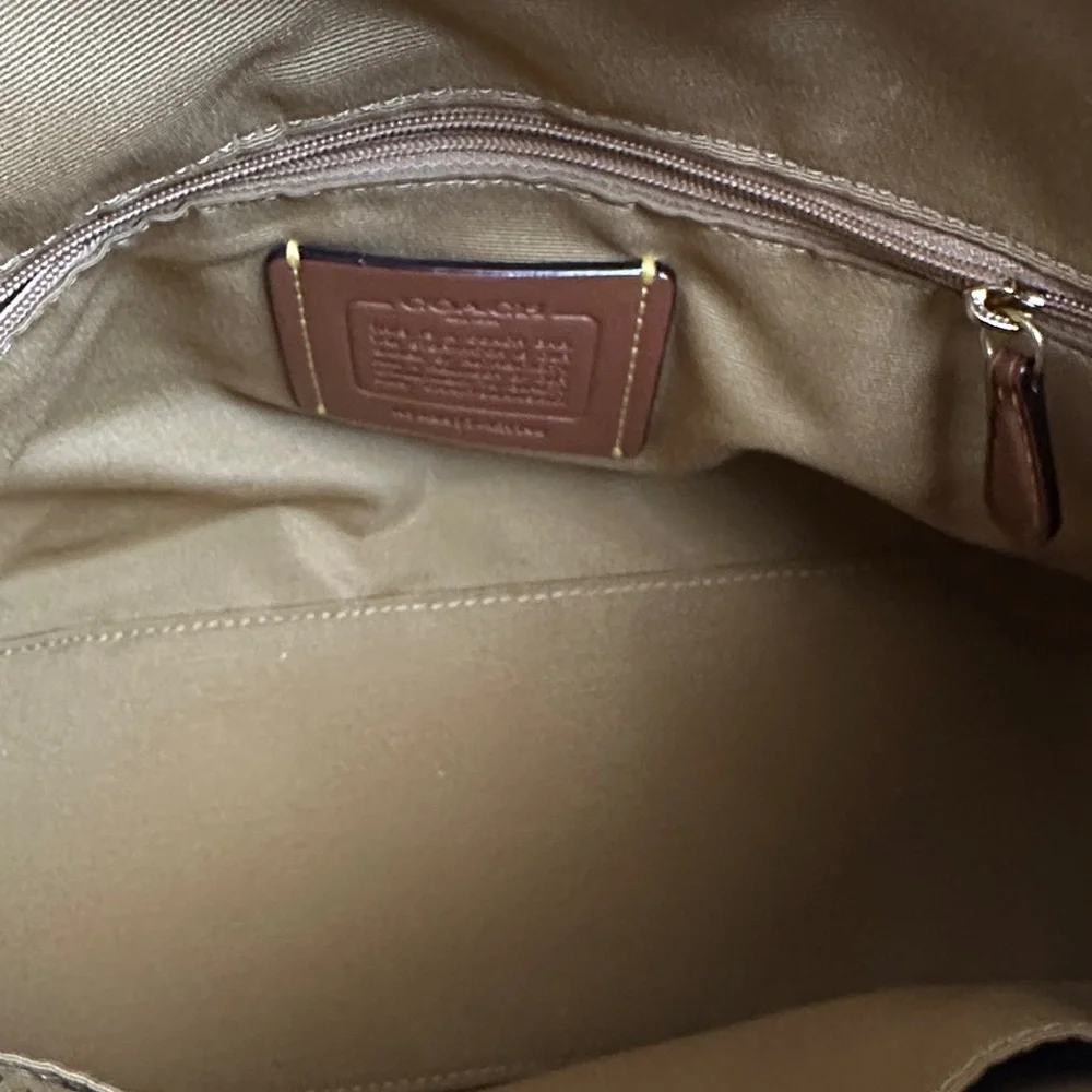 Coach Cream Pebbled Leather Shoulder Hobo with Gold Hardware - Picture 9 of 9